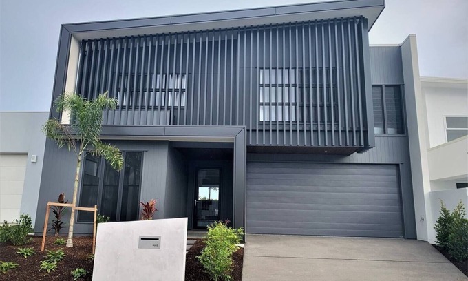 Bokarina House | Brand New Luxurious Modern Beach House