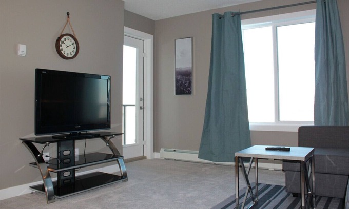 Calgary Condo | Brand new luxury condo 5 min to Airport and CrossIron Mall