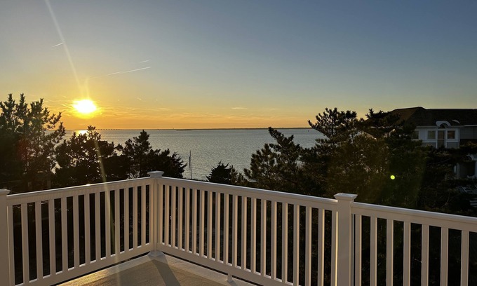 Harvey Cedars House | Brand-New Luxury Home with Amazing Bay Views/SUNSETS-1 block to Ocean, Swim Spa