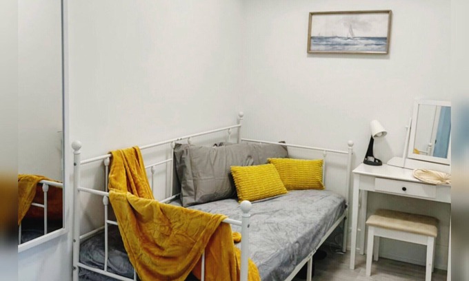 Wellington Place Condo | Brand new luxury unit nIn highest end building 🏨 in down town Toronto