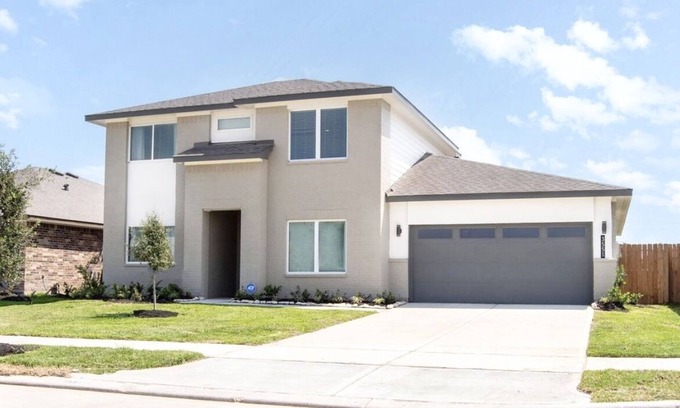 Missouri City House | Brand New Luxury Smart Model Home 25 min to Galleria