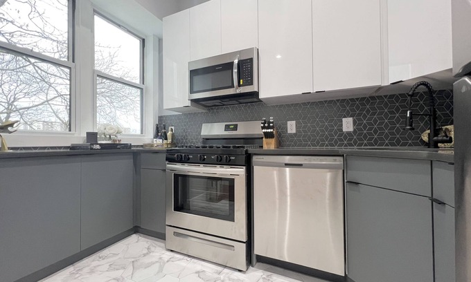 Port Morris Apartment | BRAND NEW Minutes to center of NYC 3 baths