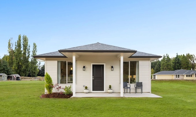 Ridgefield House | Brand new, peaceful retreat next to Lewis river boat launch & water activities