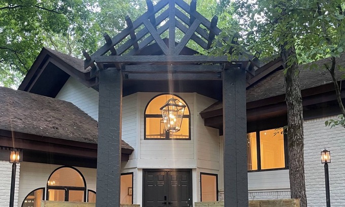 Tuscumbia House | BRAND NEW: Pickwick Preserve Luxury Private Estate - 300 Acres on Pickwick Lake