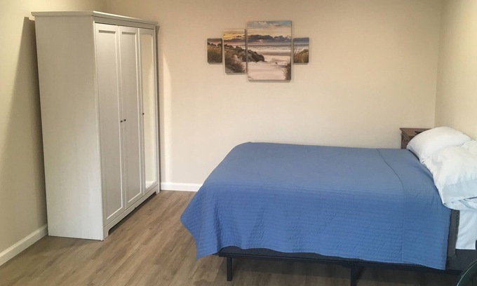Salinas House | Brand New Private Studio