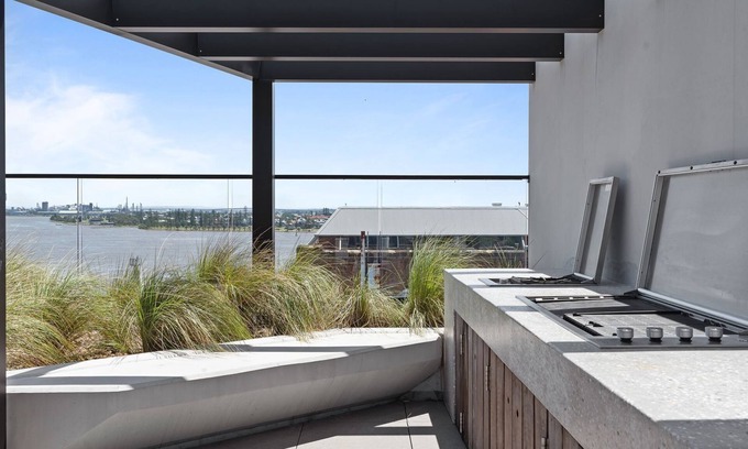 Newcastle West Apartment | Brand New Seaside Luxury in Newcastle