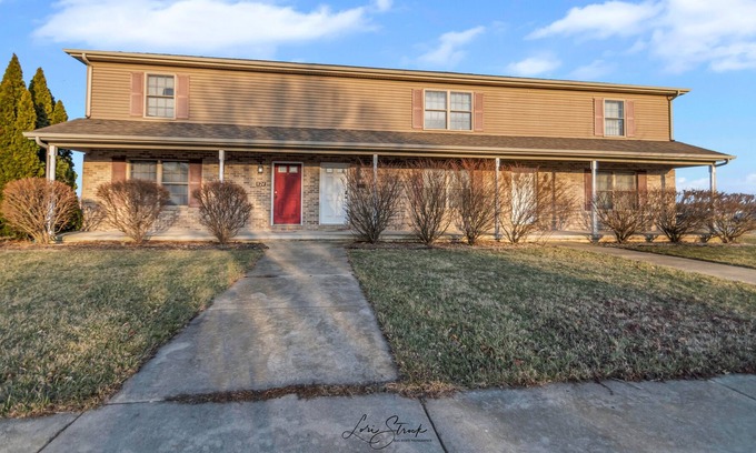 Manteno House | Brand New Spacious 3 Bedroom Townhome