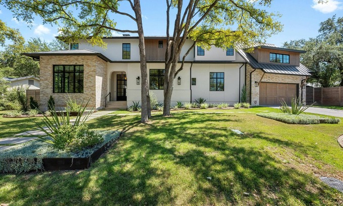 Barton Hills House | Brand New Spacious Luxury 6-bedroom 5000 Sq ft Home BEST LOCATION IN AUSTIN