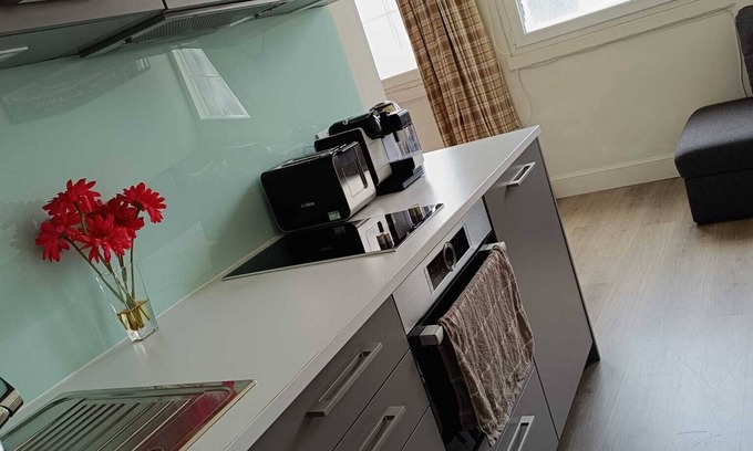 Laurieston Apartment | Brand New Studio Flat Located in the old town of Edinburgh.