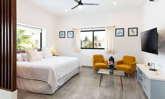 Colonia Adolfo Lopez Mateos Condo | Brand New Studio in the Heart of Cozumel