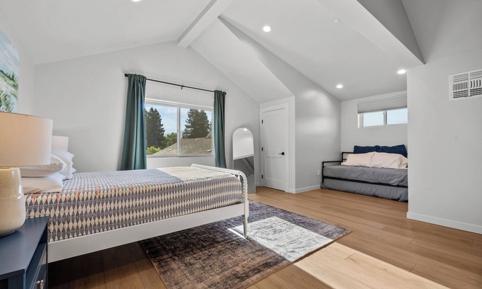 Newhall Apartment | Brand New studio apartment centrally located in Santa Clarita!