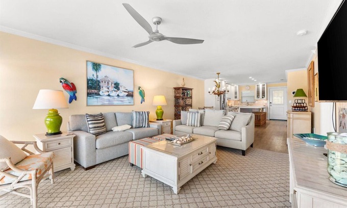 Siesta Key Condo | Brand new to the market! Siesta Key 2 Br/2ba- Locally managed Welcome!
