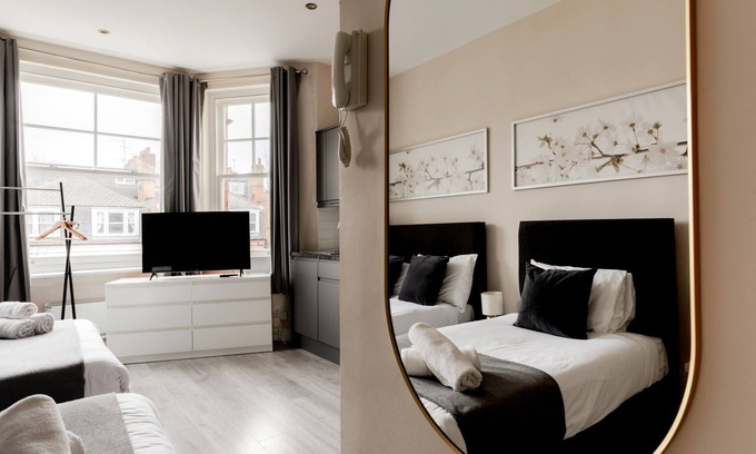 South Hampstead Apartment | Brand New Triple Studio Finchley Road F9