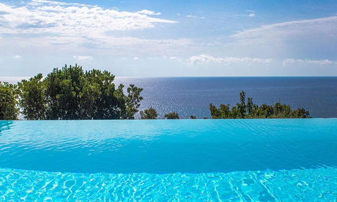 Tarcu House | Brand new Villa in front of the sea, swimmingpool