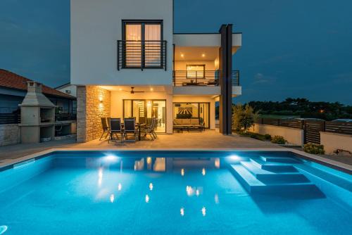 Zaton Villa | Brand new Villa Olivia 30m from the sea with heated pool and jacuzzi