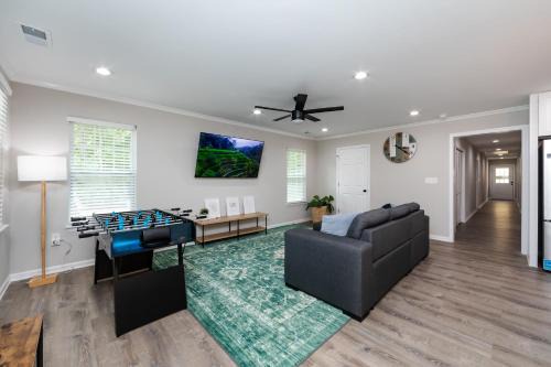 Lincoln Heights House | Brandnew Spacious 4 BR House minutes to Uptown Charlotte