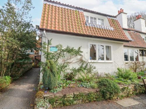 Perth House | Branklyn Garden Cottage