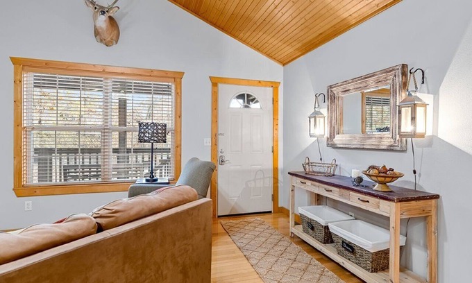 Reeds Spring Cabin | Branson Family Cabin - Resort Access, Fish & Golf, Close to SDC and the Strip