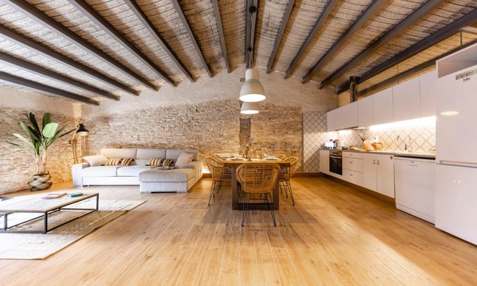 Old Town Apartment | Bravissimo Plaça del Vi, Design Penthouse