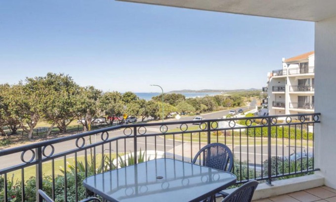 Yamba House | Breakers 2 - 6, 18 - 20 Pacific Parade
