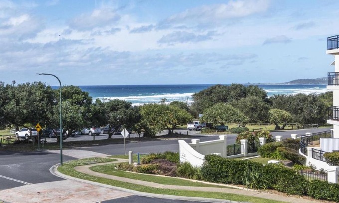 Yamba House | Breakers 2 - 8, 18 - 20 Pacific Parade