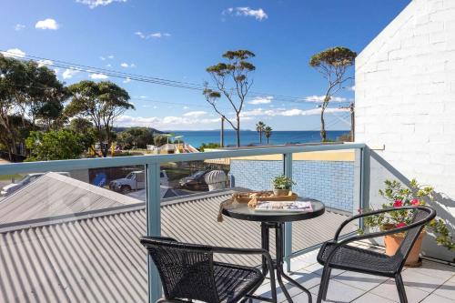 Mollymook Apartment | Breakers 2
