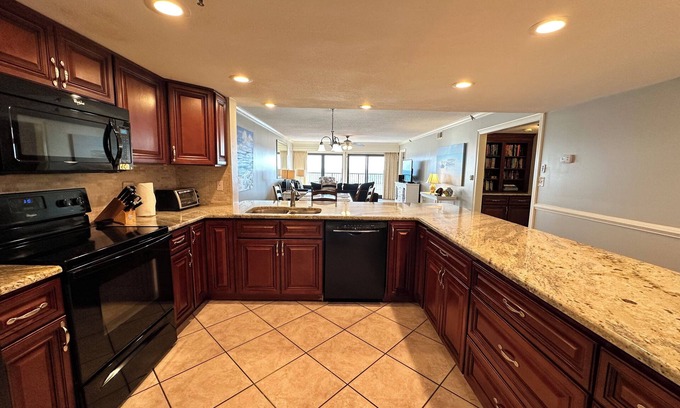 Destin Condo | "Breakers East 405" Gulf Front 2BR/2BA Beach setup included
