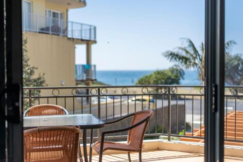 Yamba House | Breakers Unit 1 8 - LJHooker Yamba