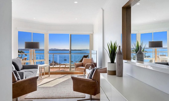 Shoal Bay Apartment | Breakwater Apartment 403