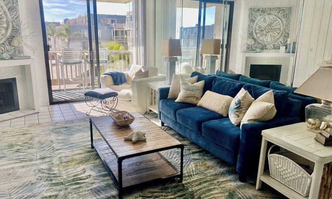 Townsite Condo | Breakwater Beach Cottage
