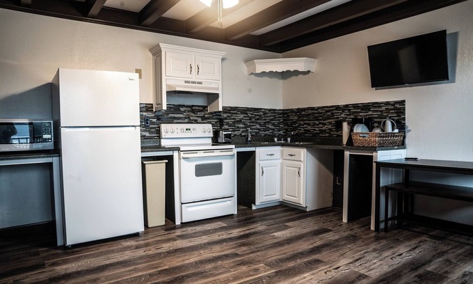 Albany Apartment | Breath-taking Lake View Suite on Lake Cumberland! #108