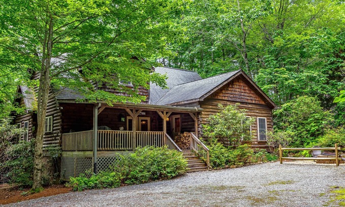 Lake Toxaway House | Breathe in the cool mountain air and let your cares melt away. Fall Discount