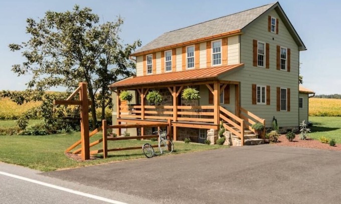 Elizabethtown Other | Breathe the Country Air at The Springhouse at Sunnyburn Farm