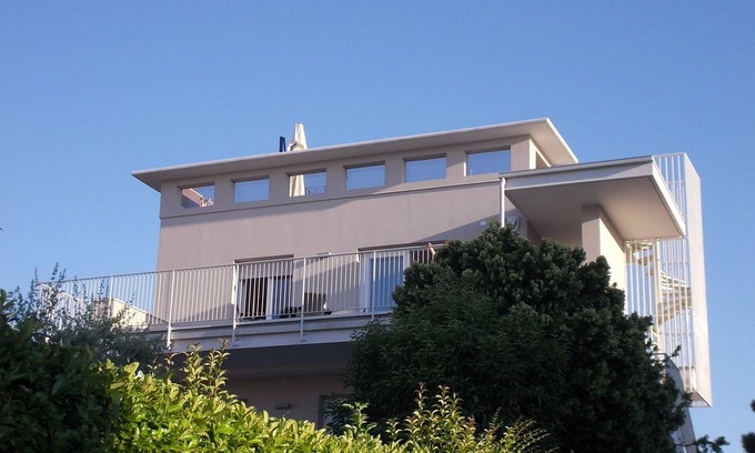 San Benedetto di Lugana Apartment | BREATHTAKING PANORAMA FROM THE SOLARIUM ON THE ROOF Free Wi-Fi, 2 BATHS