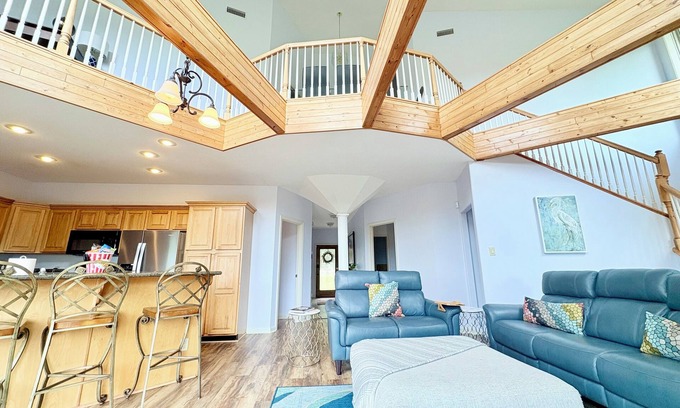 Hot Springs Village House | Breathtaking mountain views-4king en suites, bunk rm, sauna, air hockey,MANCAVE!