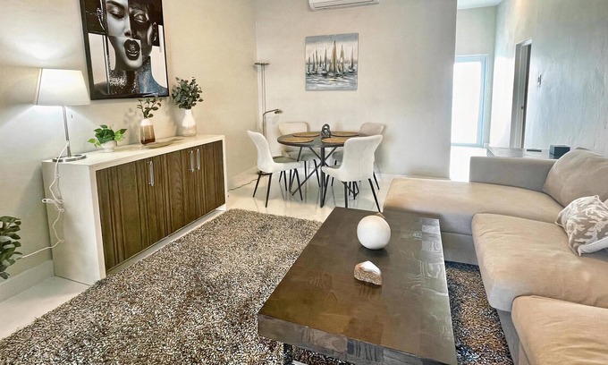 Parque Apartment | Breathtaking 3-Br Beachside Apt