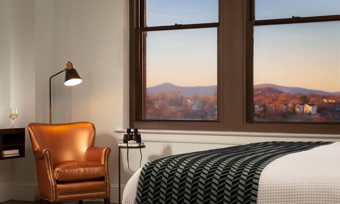 Roanoke Hotel | Breathtaking City Views -Free Wifi -Historic Hotel Close to Restaurants & More!