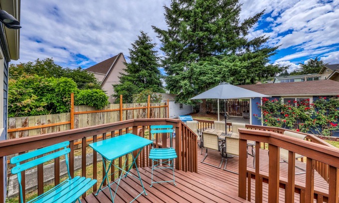 Alki House | Breathtaking home w/furnished deck near Alki Beach and minutes from downtown