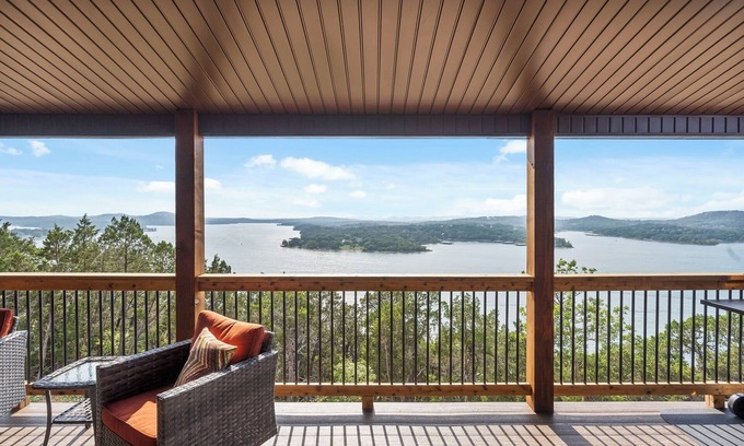 Kimberling City House | Breathtaking Lake Views, HotTub, Firepit, Trendy Game Room, EV Charger, Free Tickets!