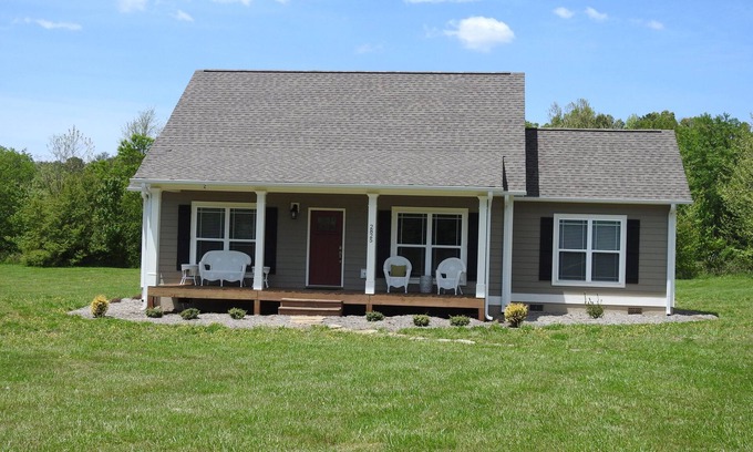 Young Harris House | Breathtaking mountain views from your front porch