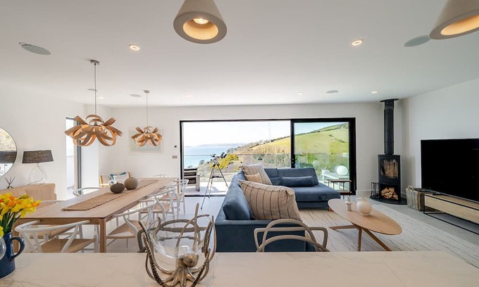 Downderry House | Breathtaking, new beach house with hot hub, EV charger, dog friendly & parking