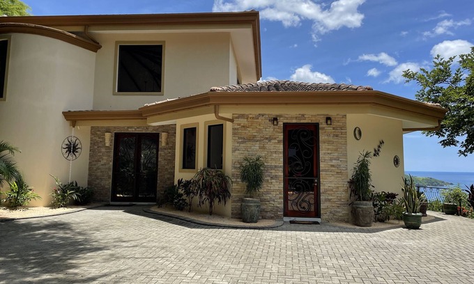 Panama Beach House | Breathtaking ocean view, spacious terrace and surrounded by nature.