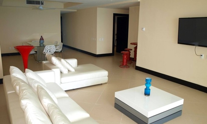 Zona Hotelera Condo | Breathtaking Oceanfront Condo