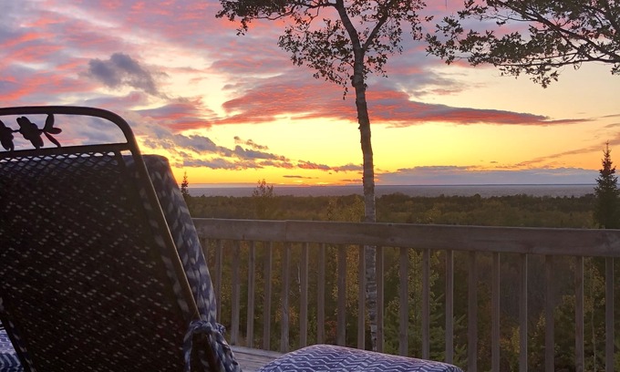 Egg Harbor House | Breathtaking Sunsets & Water Views in Egg Harbor - Minutes to Town/Winery/Beach!