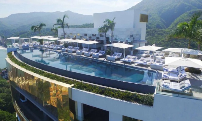 South Shore Hotel Area Apartment | Breathtaking Ultra Suite North in enchanting Puerto Vallartas jungle hideaway