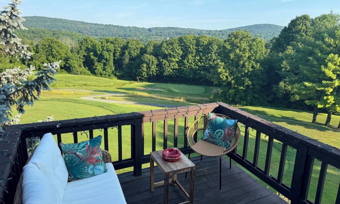 Vernon Condo | Breathtaking view’s 3-bedroom condo with WiFi and AC in Vernon Township