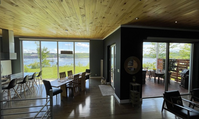 Mauricie Apartment | Breathtaking views, 2 spas, sauna, steam room.