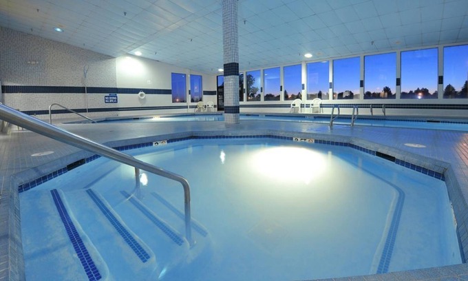Idaho Falls Hotel | BREATHTAKING VIEW! IDAHO FALLS, 2 COMFY UNITS! POOL, SPA, JACUZZI!