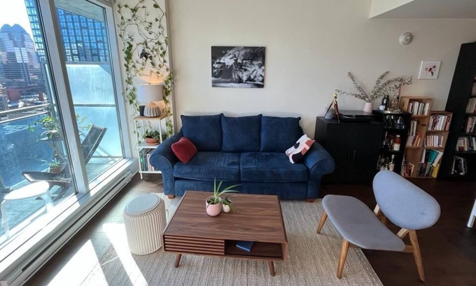 Ville-Marie Apartment | Breathtaking views: sunny modern apartment (downtown / Old Montreal)