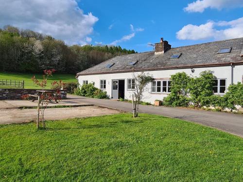 Llanfihangel Tal-y-llyn House | Brecon Beacons Lovely cottage with stunning views